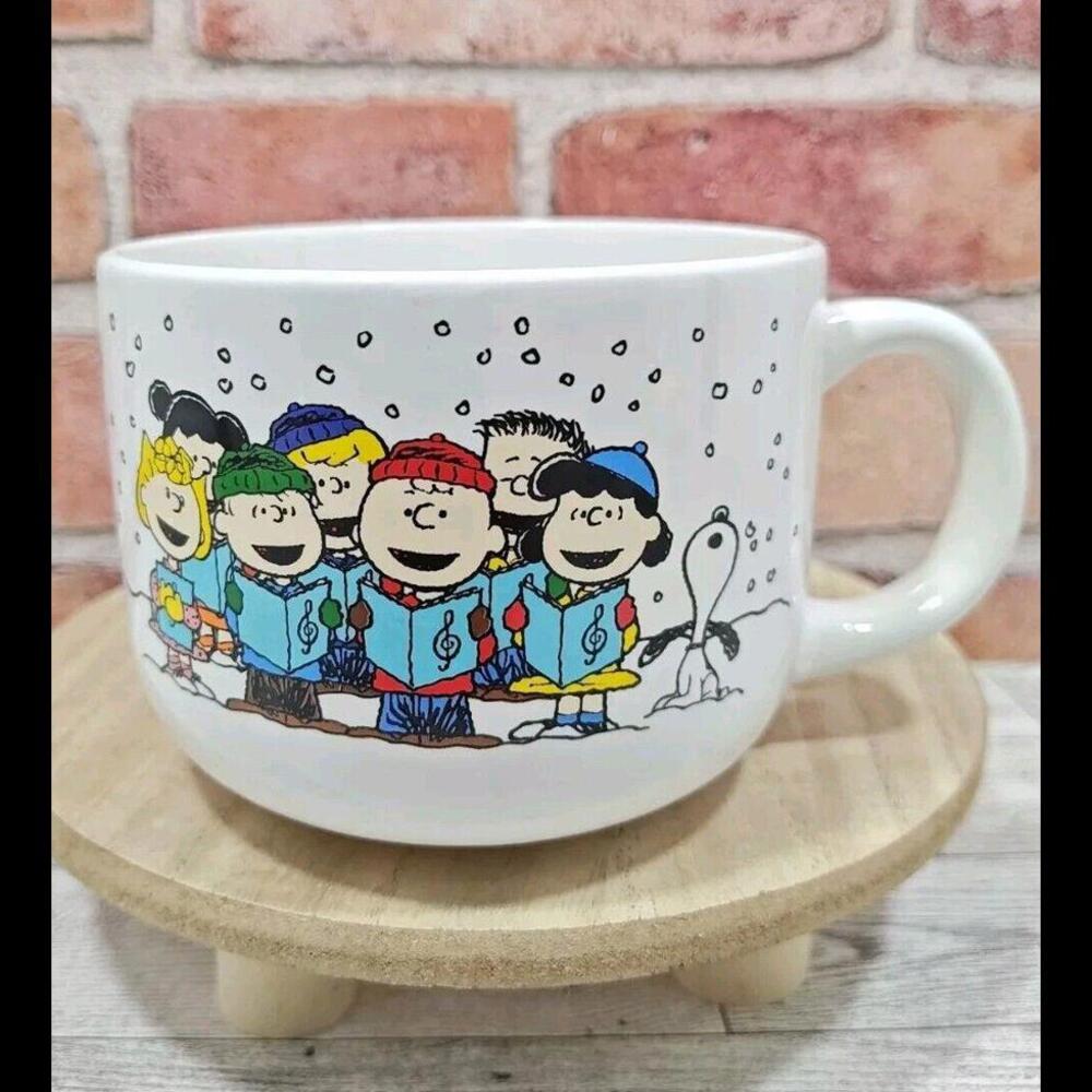 Peanuts Gang Snow Carolers Modern Gourmet Foods Stoneware Soup Coffee Mug